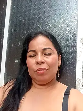 Snapshot of mother2-divorced chatting on January 6, 2026, 7:29 pm mother2-divorced online show from January 6, 2026, 7:29 pm