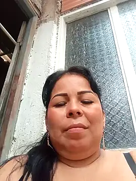 Snapshot of mother2-divorced chatting on February 10, 2026, 7:35 pm mother2-divorced online show from February 10, 2026, 7:35 pm