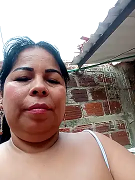 Snapshot of mother2-divorced chatting on April 5, 2026, 1:40 pm mother2-divorced online show from April 5, 2026, 1:40 pm