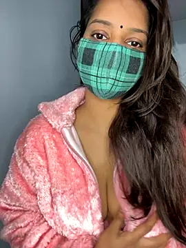 Cute Marina online show from December 16, 2025, 5:11 am