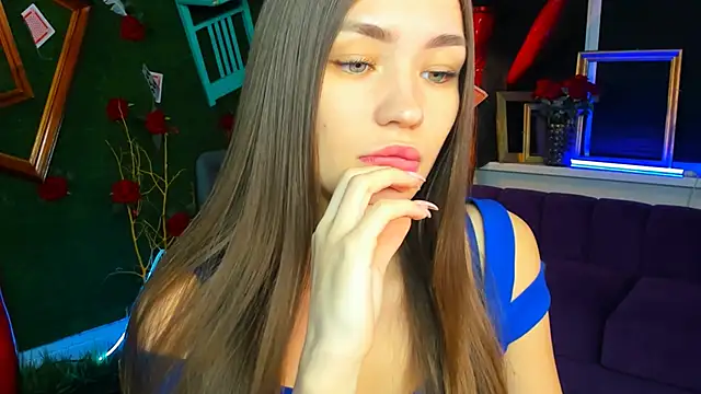 lollyrais online show from November 25, 2025, 1:55 pm