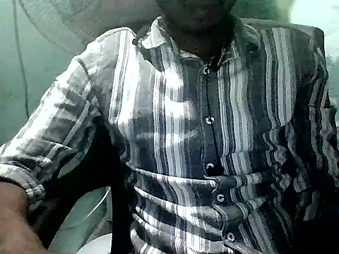 Snapshot of Aesthetic_couple chatting on October 22, 2025, 12:15 pm Aesthetic couple online show from October 22, 2025, 12:15 pm