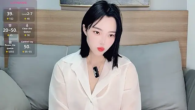 upoo7lt online show from December 3, 2025, 1:06 am