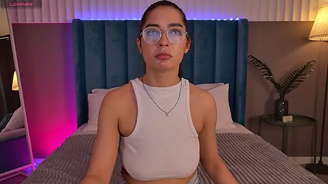 EricaKors online show from April 7, 2026, 7:32 am