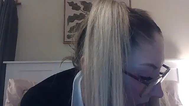 assstrogirl online show from November 9, 2025, 5:22 am