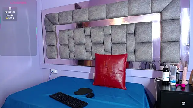 Gigi Scott  online show from October 25, 2025, 3:17 am