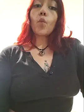 Snapshot of Eveelyn25_ chatting on October 25, 2025, 10:54 pm Eveelyn25  online show from October 25, 2025, 10:54 pm