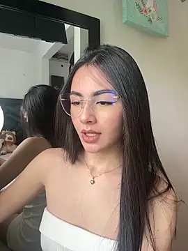 IslaCole online show from October 30, 2025, 7:33 pm