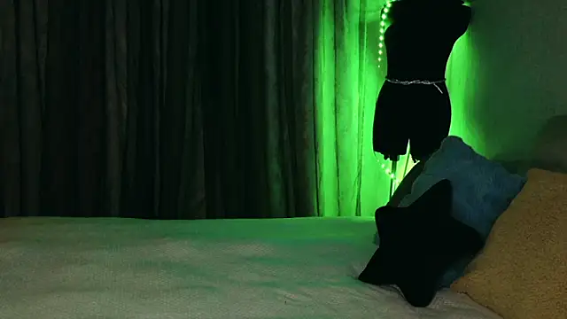 Kess-Edison online show from December 2, 2025, 5:03 pm