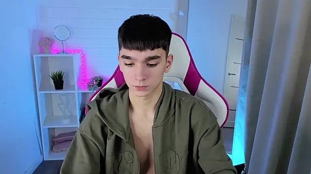 YamiTwink online show from November 22, 2025, 5:39 am