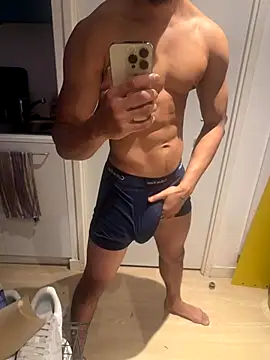 Snapshot of bigDickParis92 chatting on November 24, 2025, 10:43 pm bigDickParis92 online show from November 24, 2025, 10:43 pm