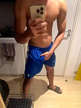 Snapshot of bigDickParis92 chatting on October 28, 2025, 11:58 pm bigDickParis92 online show from October 28, 2025, 11:58 pm