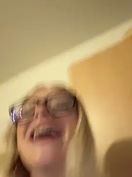 Lilbratofficial online show from November 8, 2025, 7:39 pm