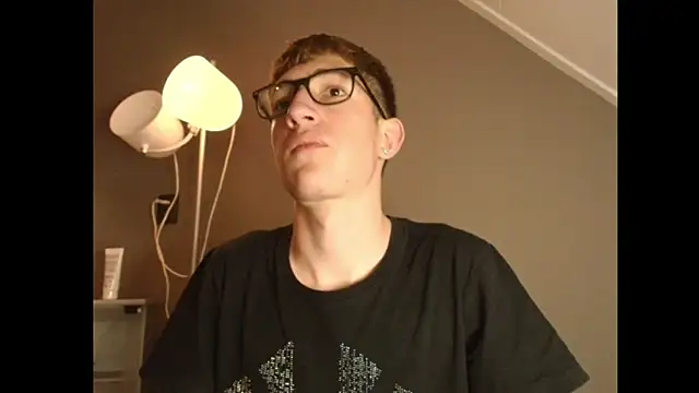 Erick Taylor3 online show from December 18, 2025, 8:12 pm