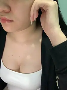 Snapshot of May2k2 chatting on November 6, 2025, 3:10 am May2k2 online show from November 6, 2025, 3:10 am