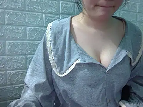 Snapshot of May2k2 chatting on January 8, 2026, 2:23 pm May2k2 online show from January 8, 2026, 2:23 pm