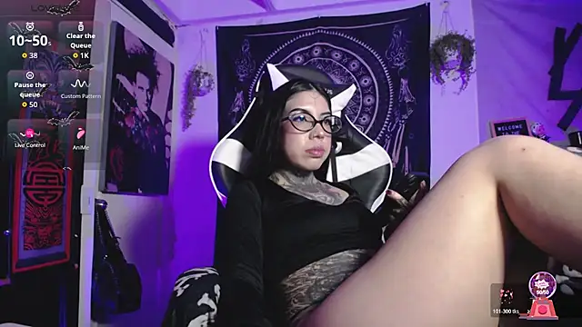 Snapshot of Dalia_Vorhees chatting on October 28, 2025, 1:28 am Dalia Vorhees online show from October 28, 2025, 1:28 am