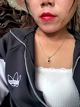 nachi-baby online show from October 31, 2025, 8:33 am