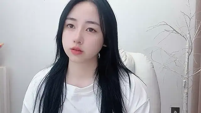 Love-hanzaizai718 online show from November 7, 2025, 2:21 pm