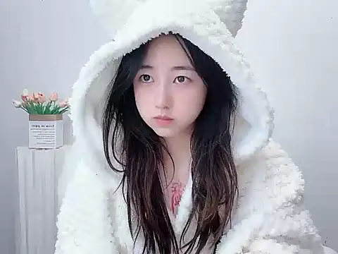 Love-hanzaizai718 online show from October 27, 2025, 4:52 pm