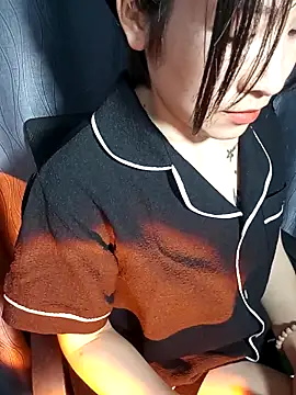 Cherry Le02 online show from March 12, 2026, 3:16 pm