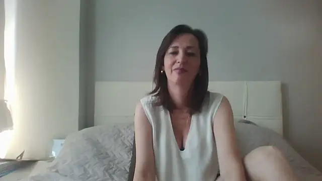 Snapshot of ArianaStarr chatting on May 15, 2026, 6:55 am ArianaStarr online show from May 15, 2026, 6:55 am