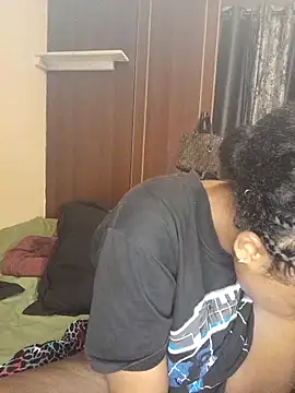 kitty louise online show from November 1, 2025, 4:01 pm