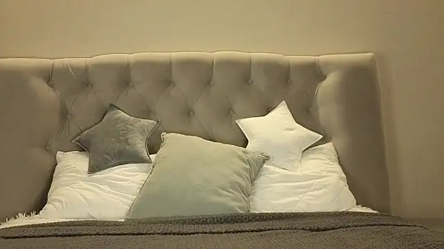 Oliver star boy  online show from February 10, 2026, 5:34 pm