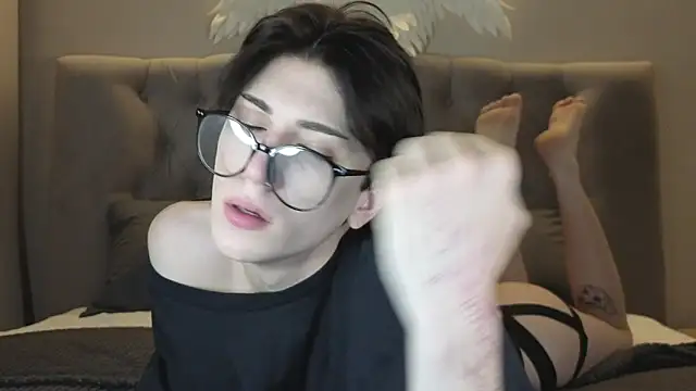 Oliver star boy  online show from January 6, 2026, 3:32 am