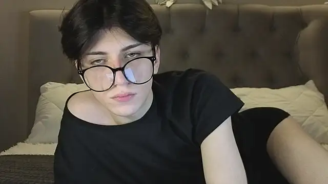 Oliver star boy  online show from January 9, 2026, 1:29 pm