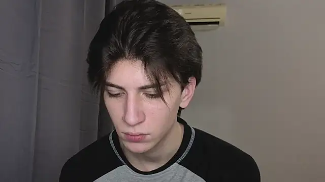 Oliver star boy  online show from November 5, 2025, 7:28 pm