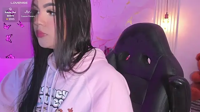 amber white15 online show from April 14, 2026, 3:11 am