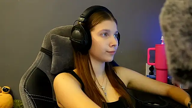 Softixq online show from December 20, 2025, 3:26 pm