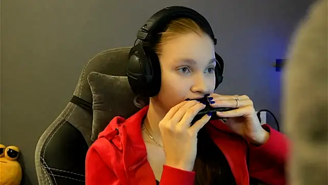 Softixq online show from January 10, 2026, 3:07 pm