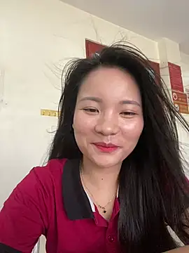 Bee Yellow00 online show from July 2, 2026, 4:40 am