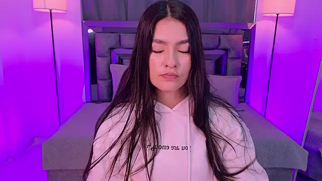 Snapshot of Bella_Clark2 chatting on March 31, 2026, 1:35 pm Bella Clark2 online show from March 31, 2026, 1:35 pm