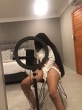 nickycozyxx1909 online show from October 25, 2025, 7:25 pm