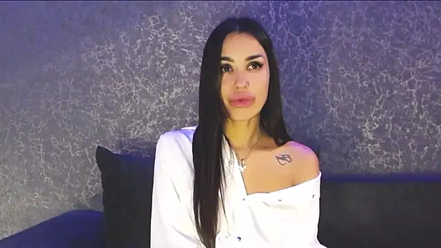 velvetveyraX online show from January 6, 2026, 5:50 pm