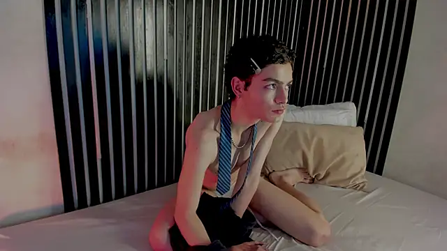 Val Guerra online show from November 27, 2025, 2:34 am