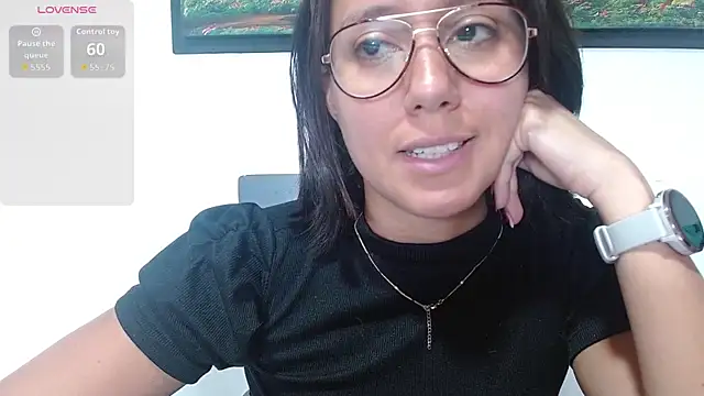 LunaaMorena online show from May 20, 2026, 2:03 pm