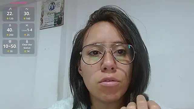 LunaaMorena online show from May 26, 2026, 1:42 pm