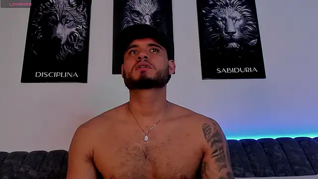 AUSTINN TORRES online show from May 28, 2026, 4:20 am