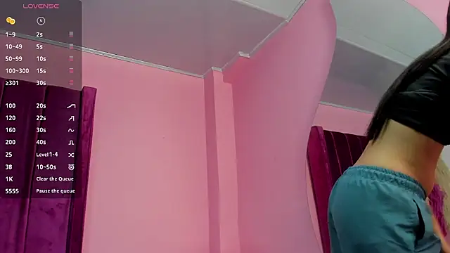 Snapshot of foxyhillx chatting on December 18, 2025, 8:01 pm foxyhillx online show from December 18, 2025, 8:01 pm