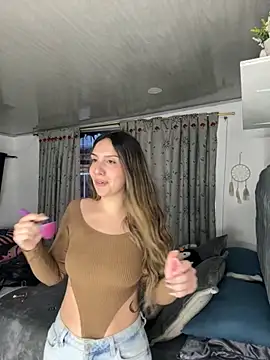 sarah honey   online show from October 28, 2025, 10:58 am