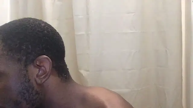 Snapshot of Rayraythegoat chatting on December 15, 2025, 3:45 am Rayraythegoat online show from December 15, 2025, 3:45 am