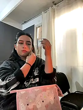 Kloe Novoa online show from November 12, 2025, 12:53 pm