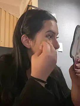 Kloe Novoa online show from January 15, 2026, 1:36 pm