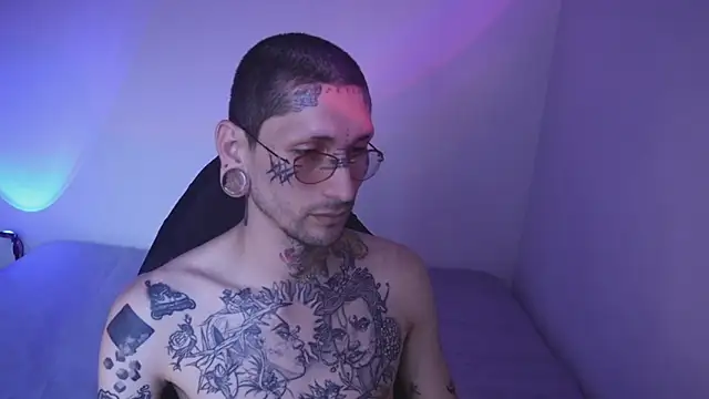 TokyoHatsumoto online show from November 21, 2025, 9:58 pm