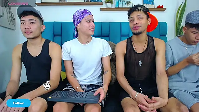 Hot Boys Latinos X online show from April 14, 2026, 5:18 pm