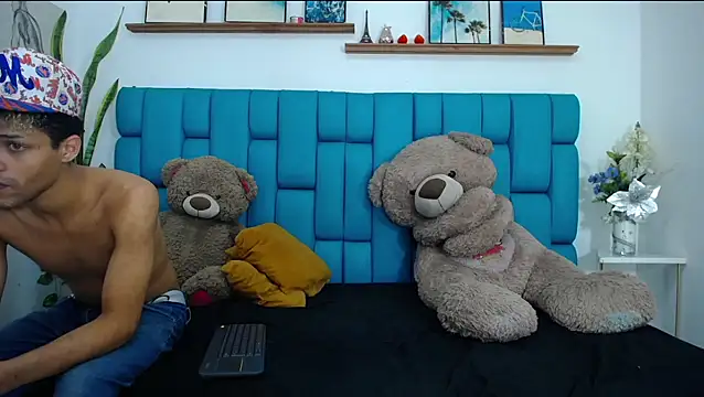 Snapshot of Hot_Boys_Latinos_X chatting on February 24, 2026, 7:15 pm Hot Boys Latinos X online show from February 24, 2026, 7:15 pm